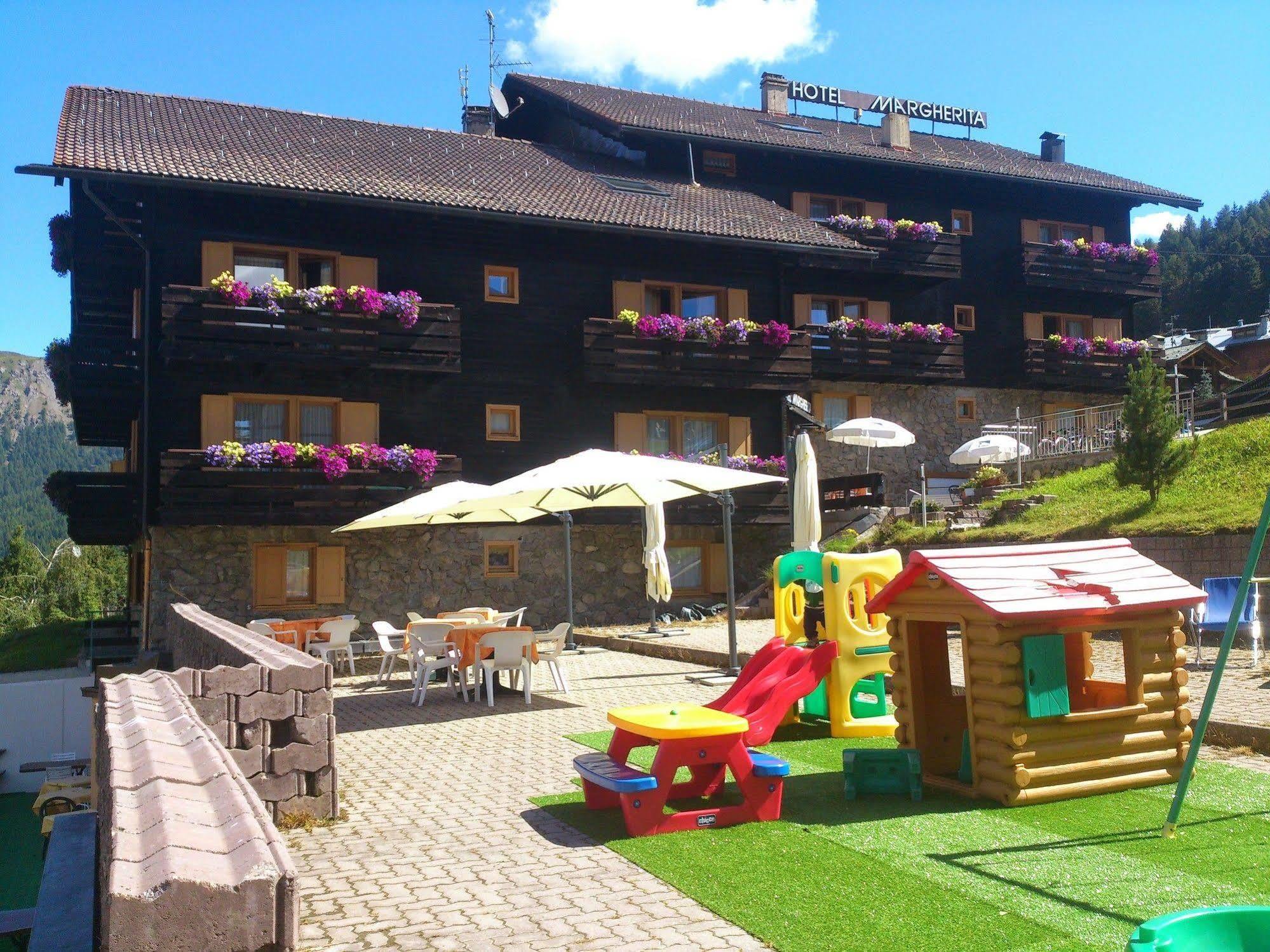 Hotel Margherita Livigno Esterno foto